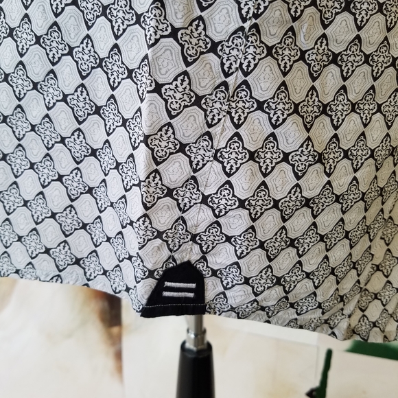 Equilibrium long sleeve button down shirt. Size L - Picture 6 of 9